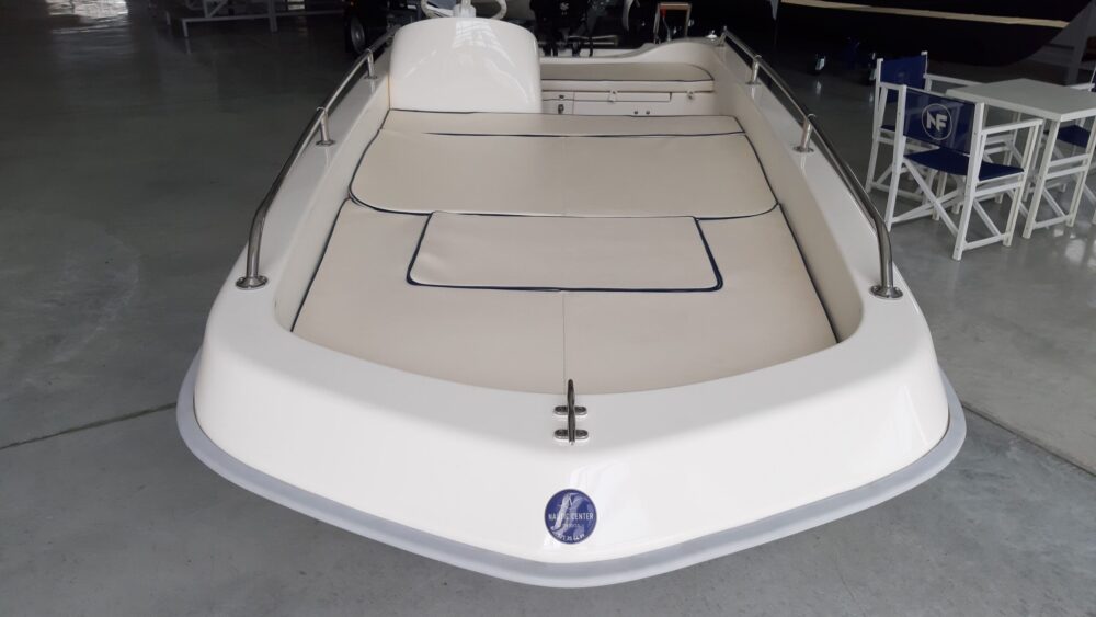 Capelli Cristal 400 Nautic Center Menorca