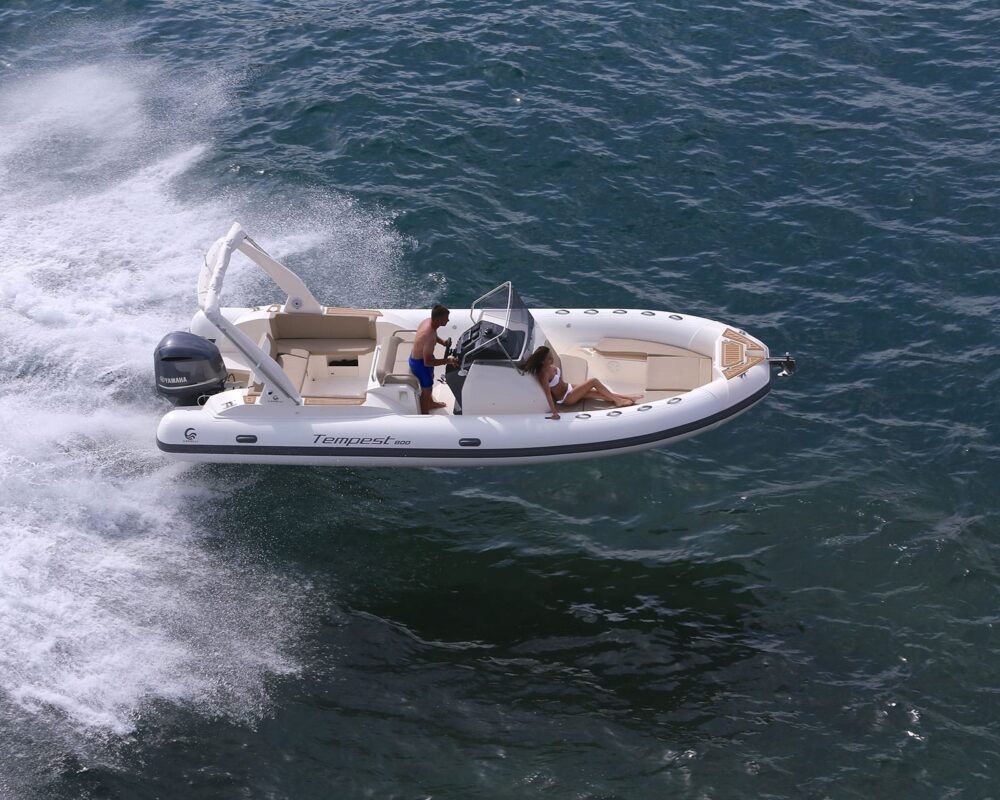 Capelli Tempest 800 Nautic Center Menorca