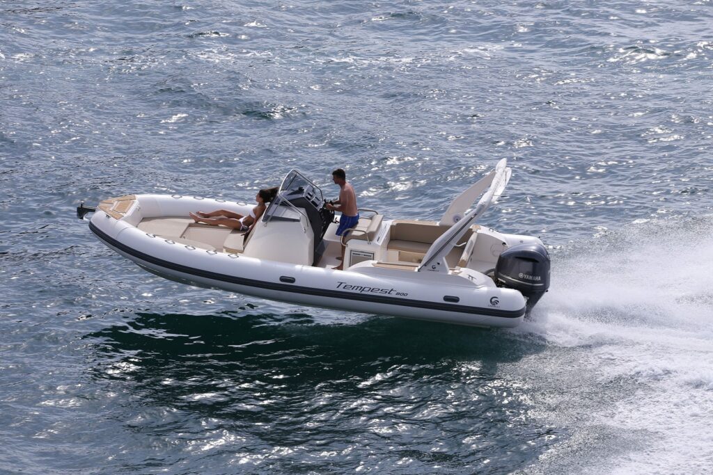 Capelli Tempest 800 Nautic Center Menorca