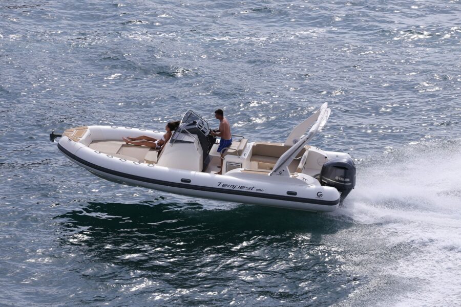 Capelli Tempest 800 Nautic Center Menorca