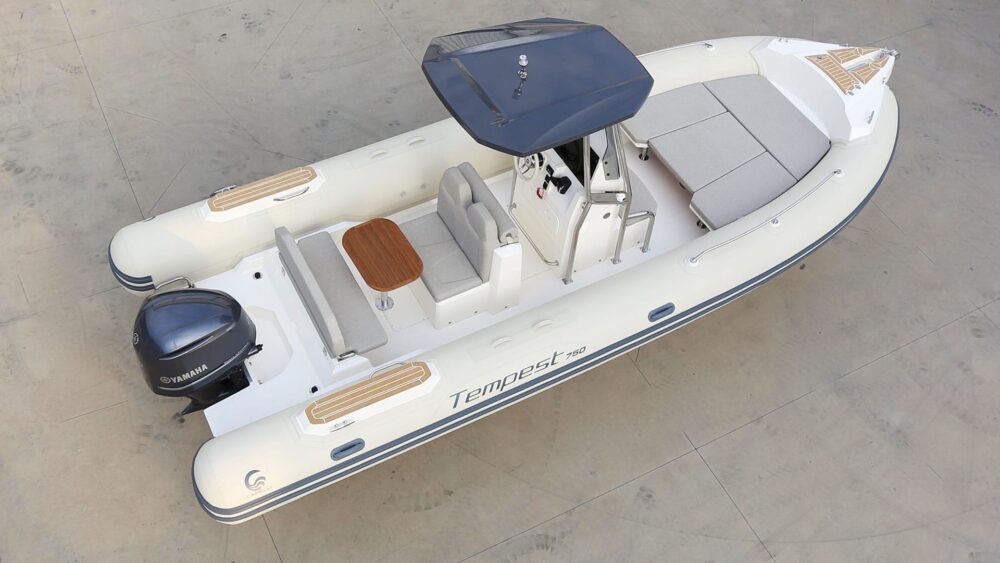 Capelli Tempest 750 LUXE Nautic Center Menorca