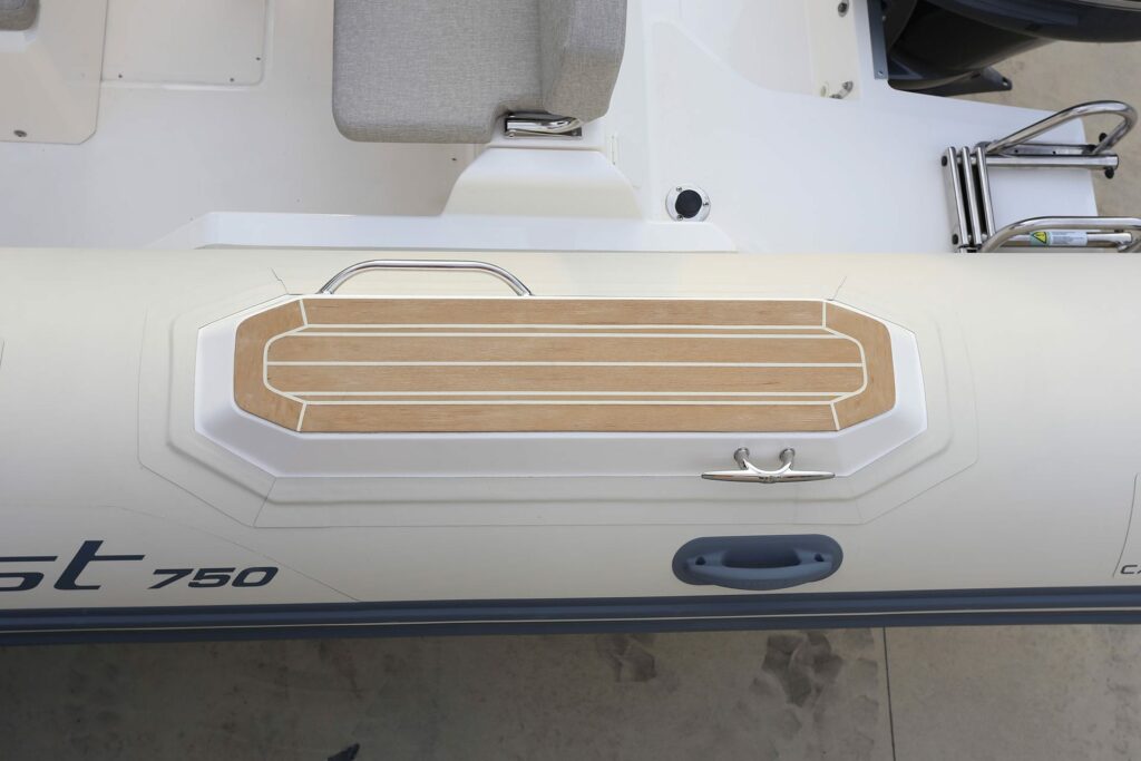 Capelli Tempest 750 LUXE Nautic Center Menorca