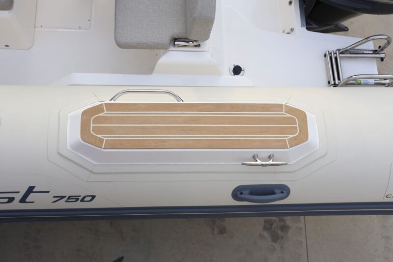 Capelli Tempest 750 LUXE Nautic Center Menorca