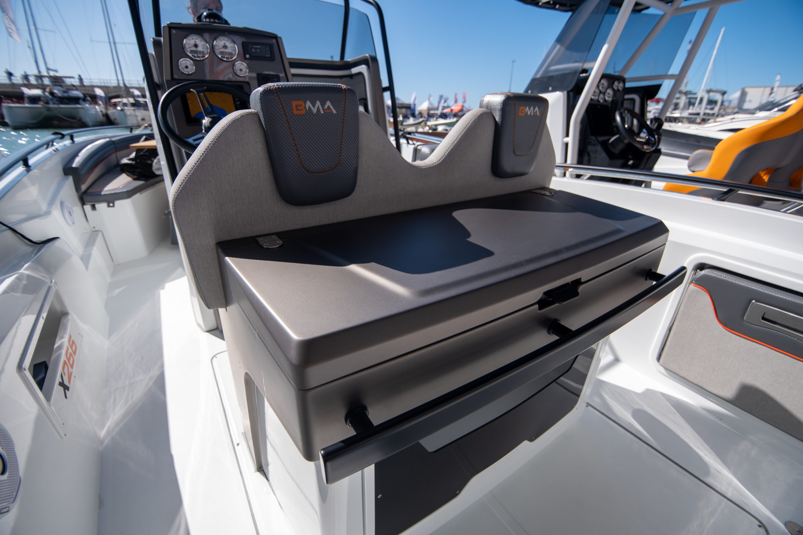 BMA X266 Nautic Center Menorca